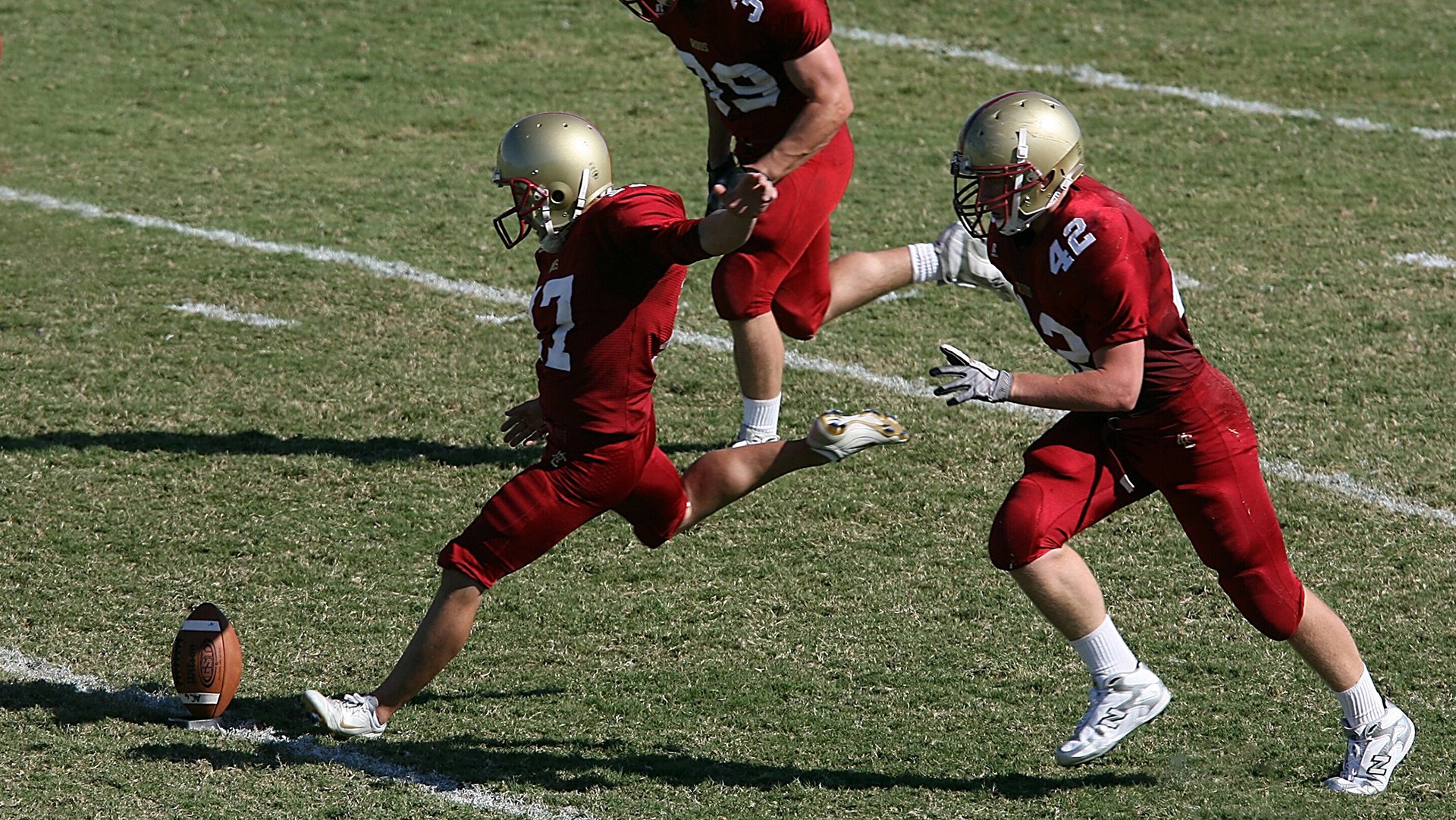 星空官网-防守反击球队是否更适应五大联赛下半赛季节奏，防守反击什么意思